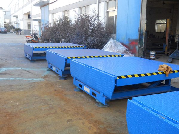 液壓登車(chē)橋讓你簡(jiǎn)單裝卸不再愁